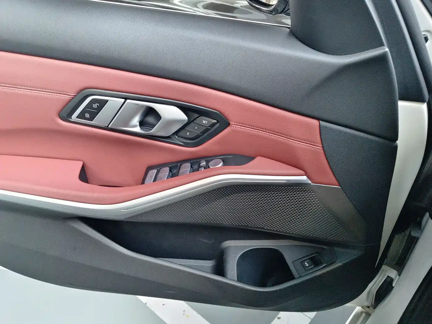 BMW 3 Series 2024 325Li M Sport Package фото 12