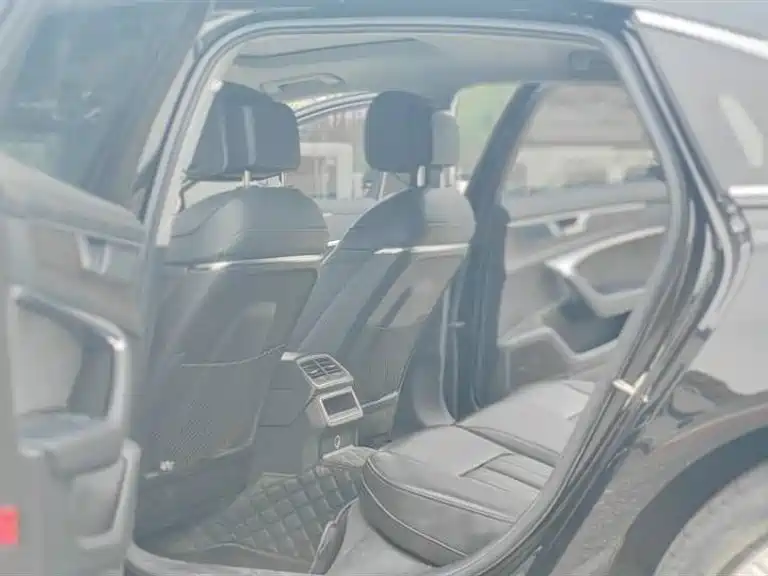 Audi A6L 2019 45 TFSI quattro Exclusive Elegance фото 6