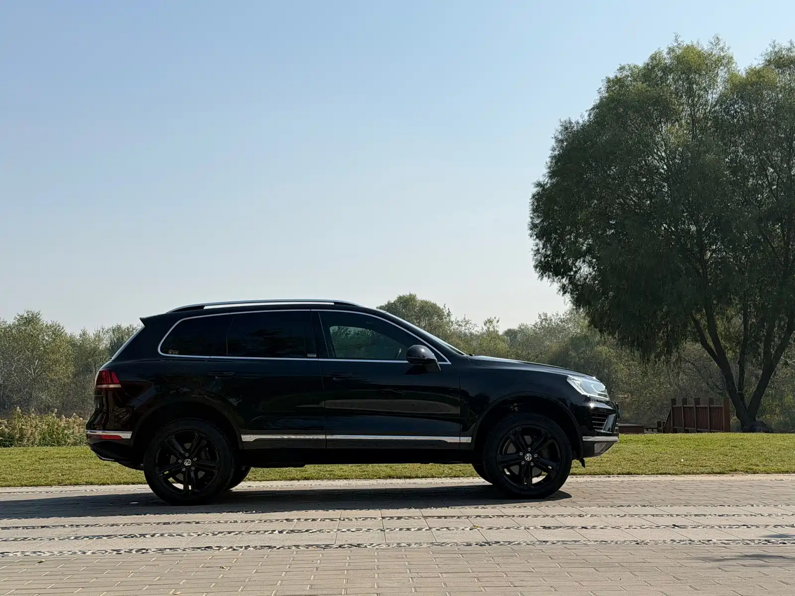 Фото 4 - Volkswagen Touareg