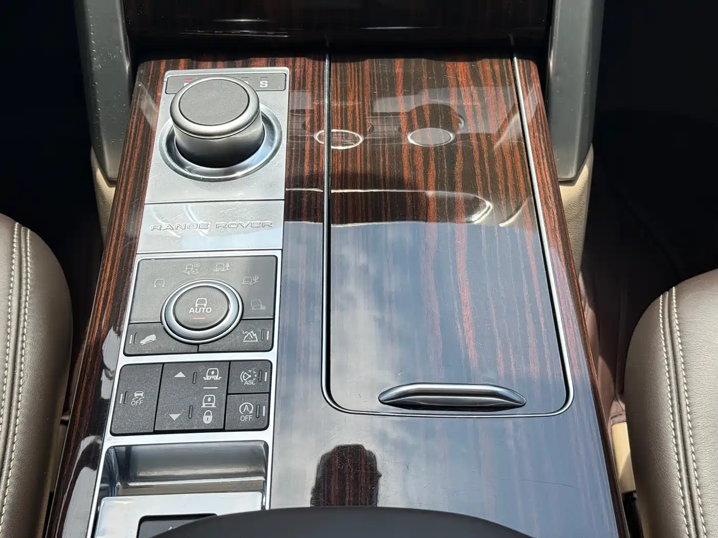 Land Rover Range Rover 2015 3.0 SC V6 Vogue SE Genesis Extended Edition фото 21