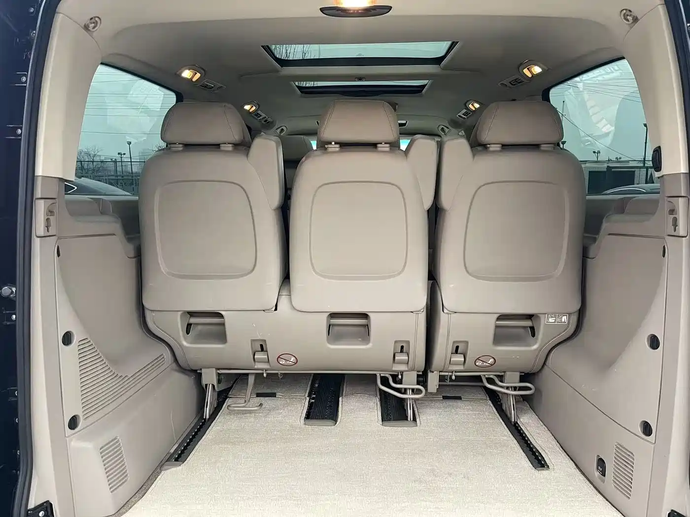 Mercedes-Benz Viano (Import) 2010 Model Viano 3.5L фото 21