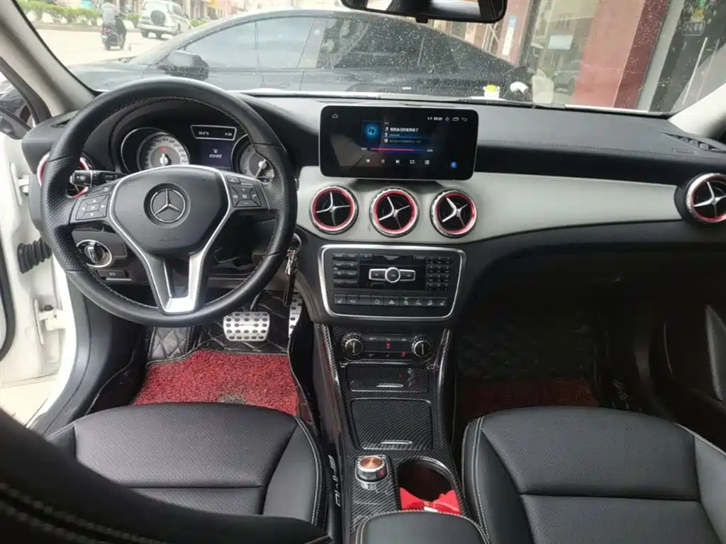 Mercedes-Benz GLA 2016 GLA 220 4MATIC Fashion фото 10