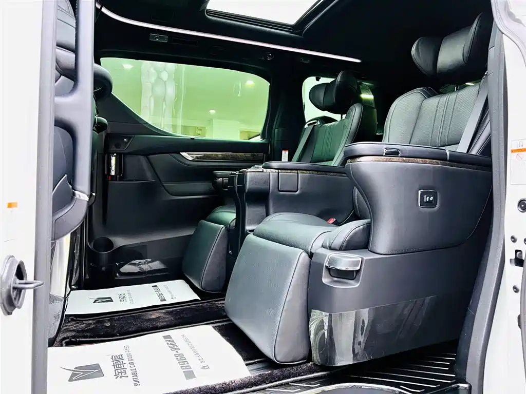 Toyota Alphard 2021 Hybrid 2.5L Ultimate фото 15