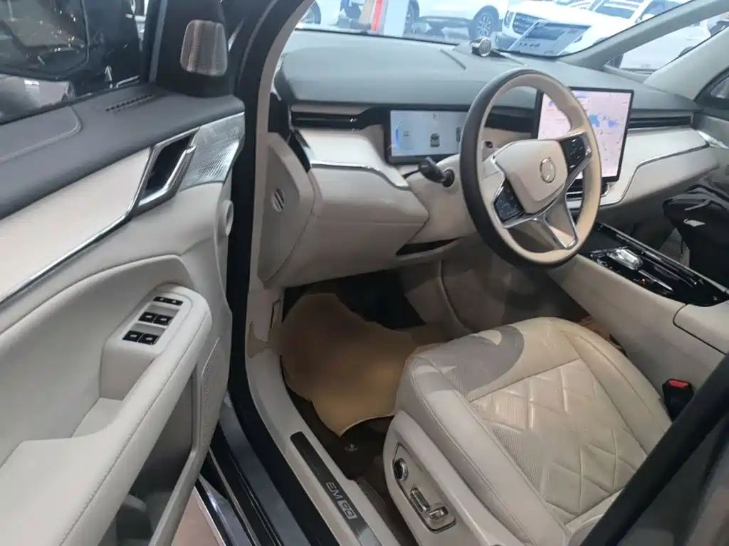 Volvo EM90 2024 2025 Ultra Six-Seater