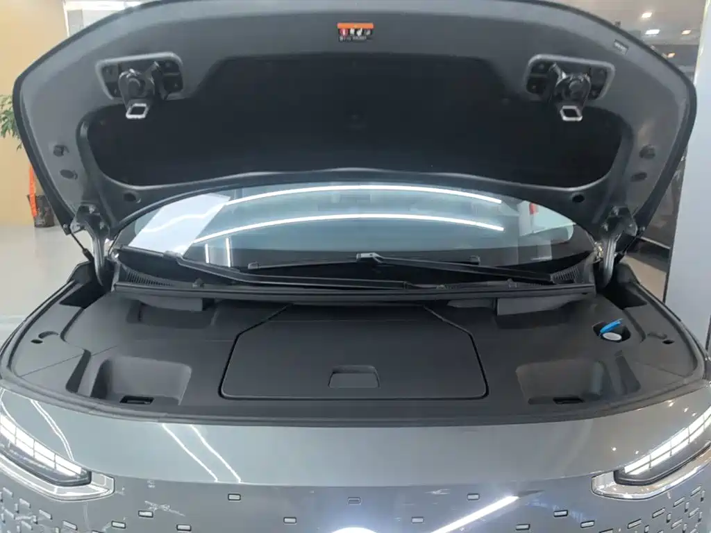 Volvo EM90 2024 2025 Ultra Six-Seater