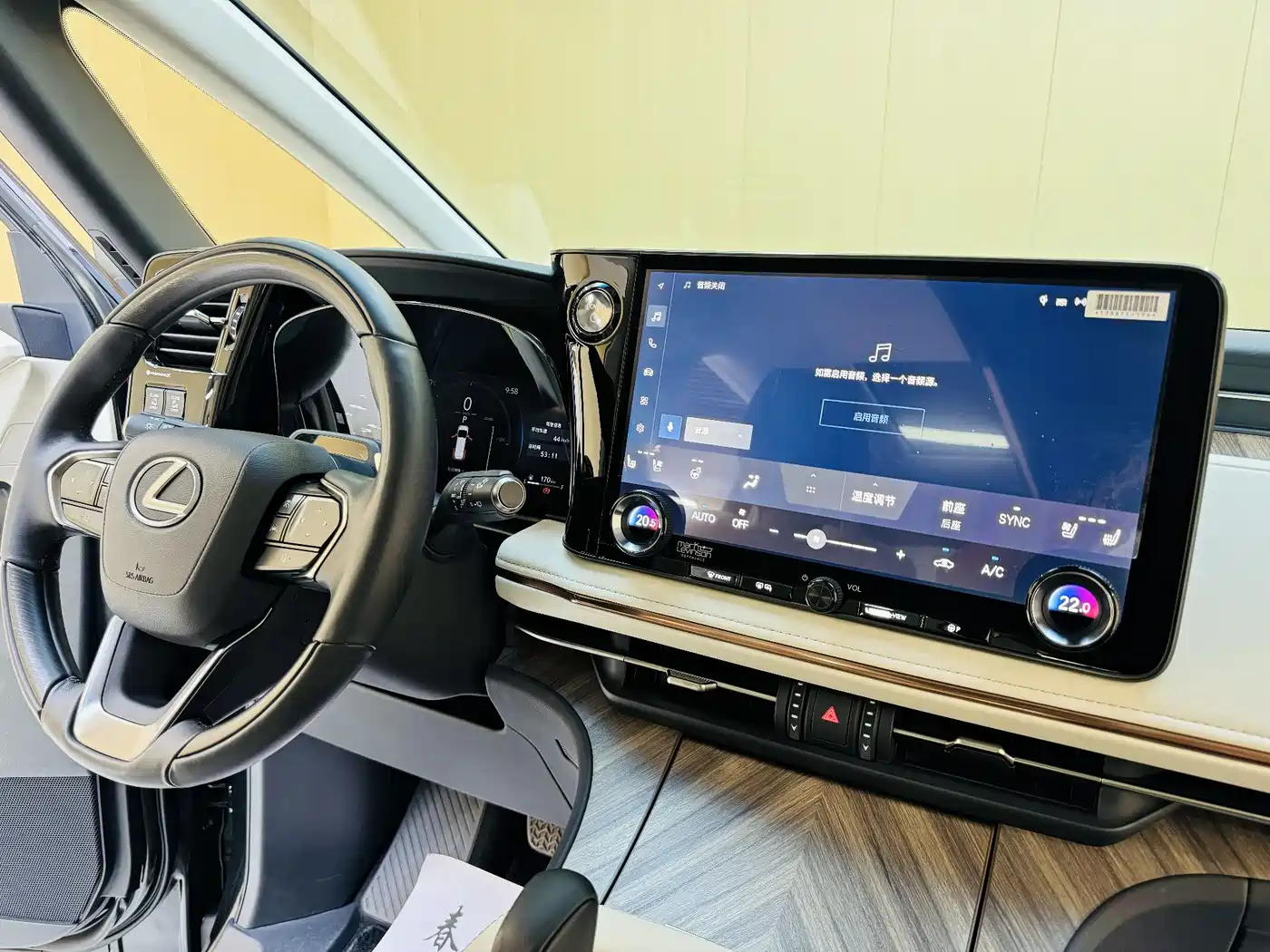 Lexus LM 2025 Model 500h Six-Seater Prestige Edition фото 7