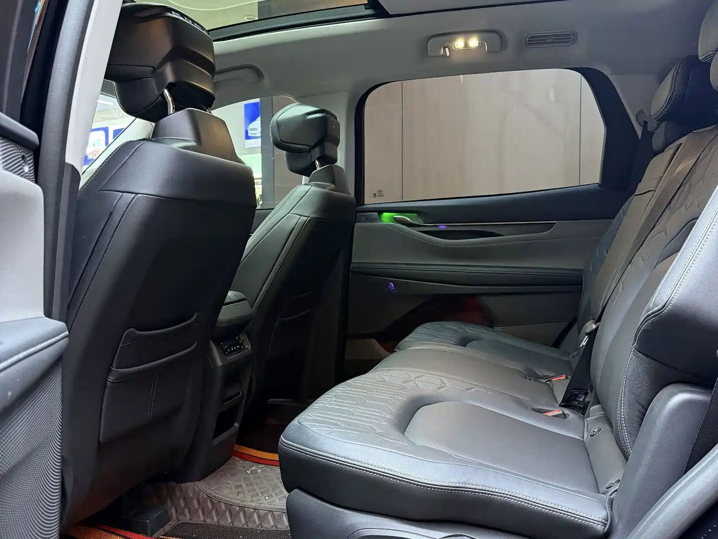 Фото 6 - Ford Edge