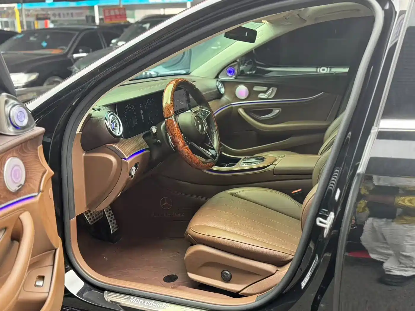 Mercedes-Benz E-Class 2023 E 300 L Fashion фото 4