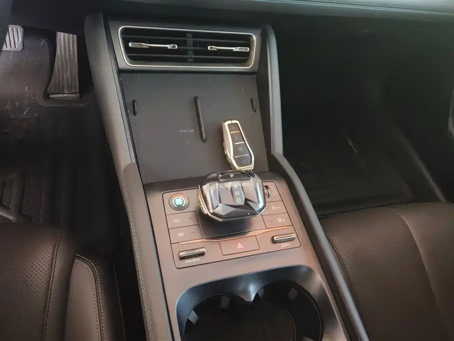 BYD Qin L 2024 DM-i 120KM Leading фото 16