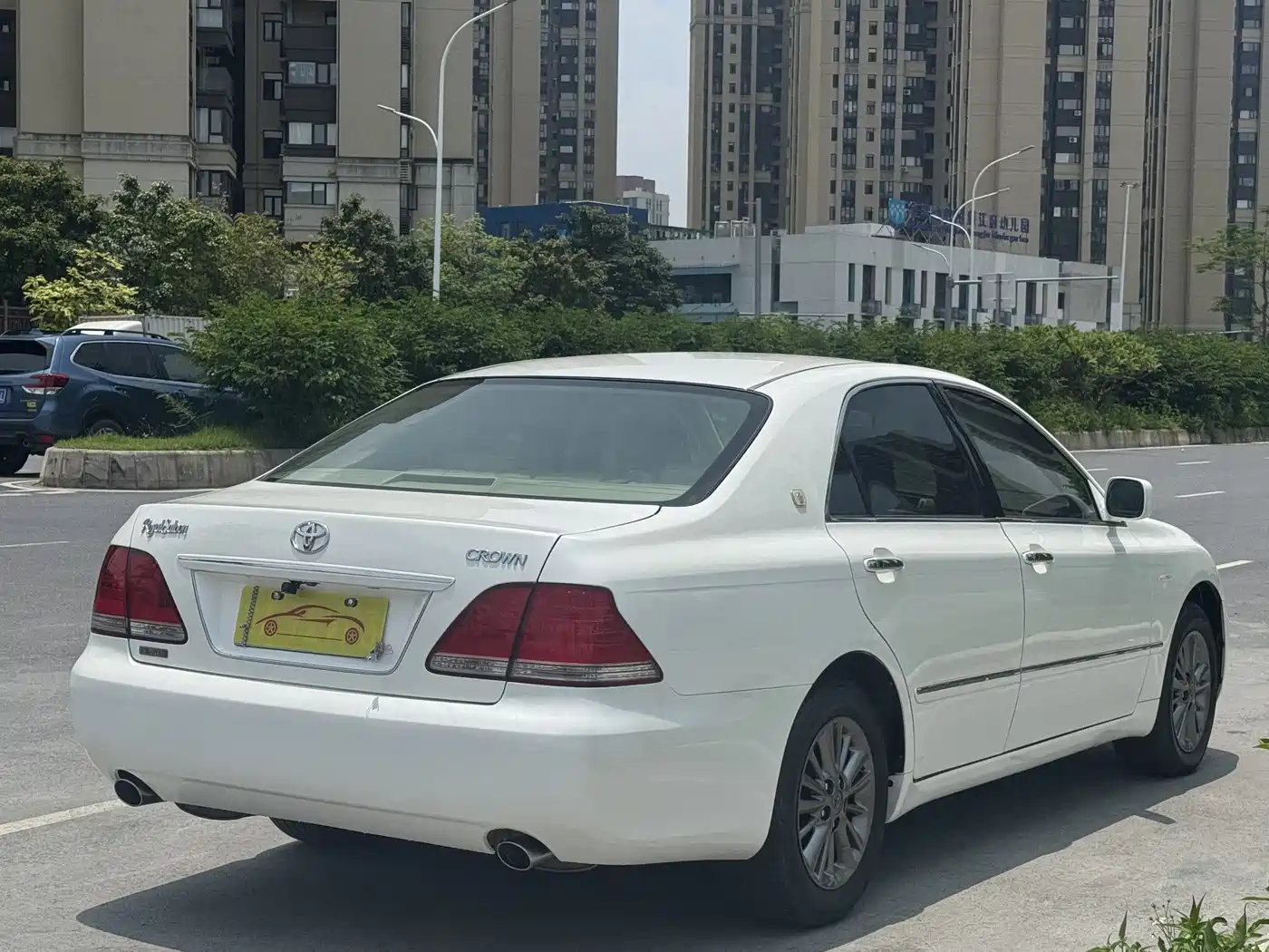 Toyota Crown 2005 Model 3.0L Royal Saloon фото 3