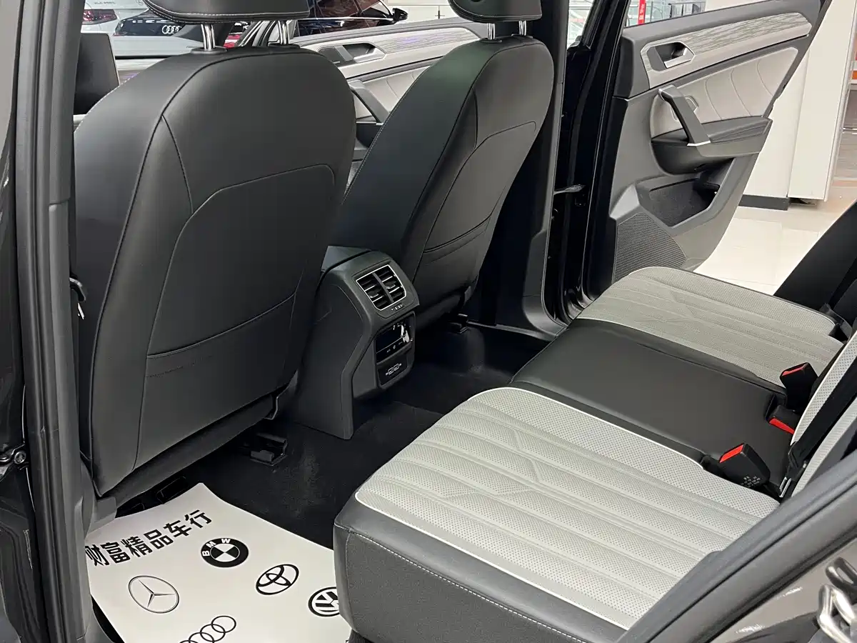 Volkswagen Tayron 2024 380TSI 4WD R-Line Pro Smart фото 11