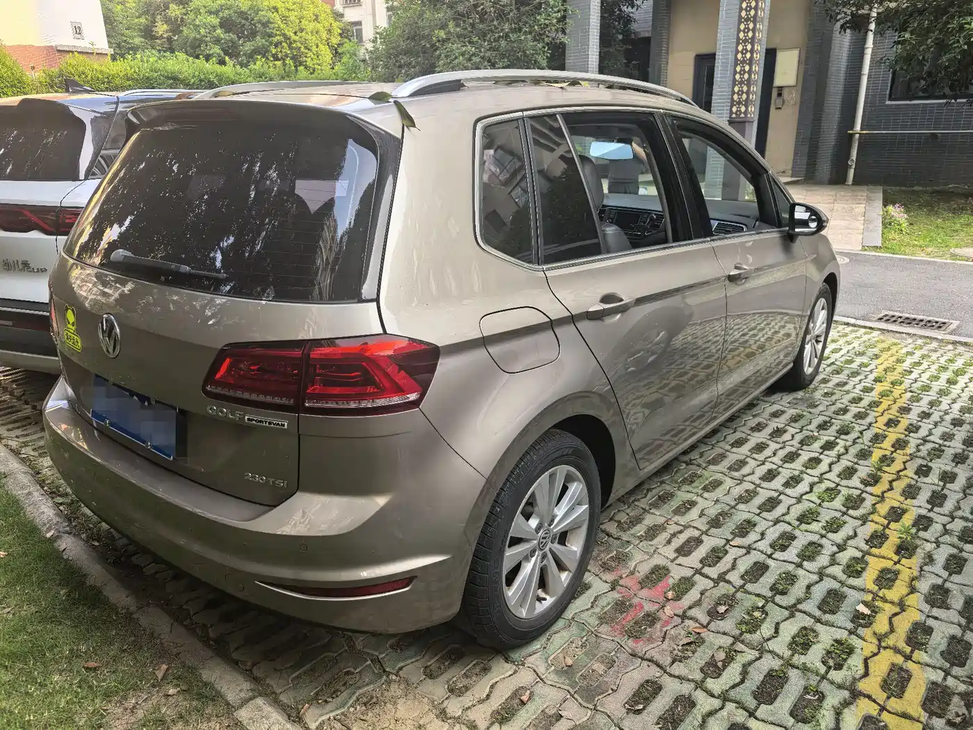 Volkswagen Golf Sportsvan 2018 230TSI Automatic Progressive фото 14