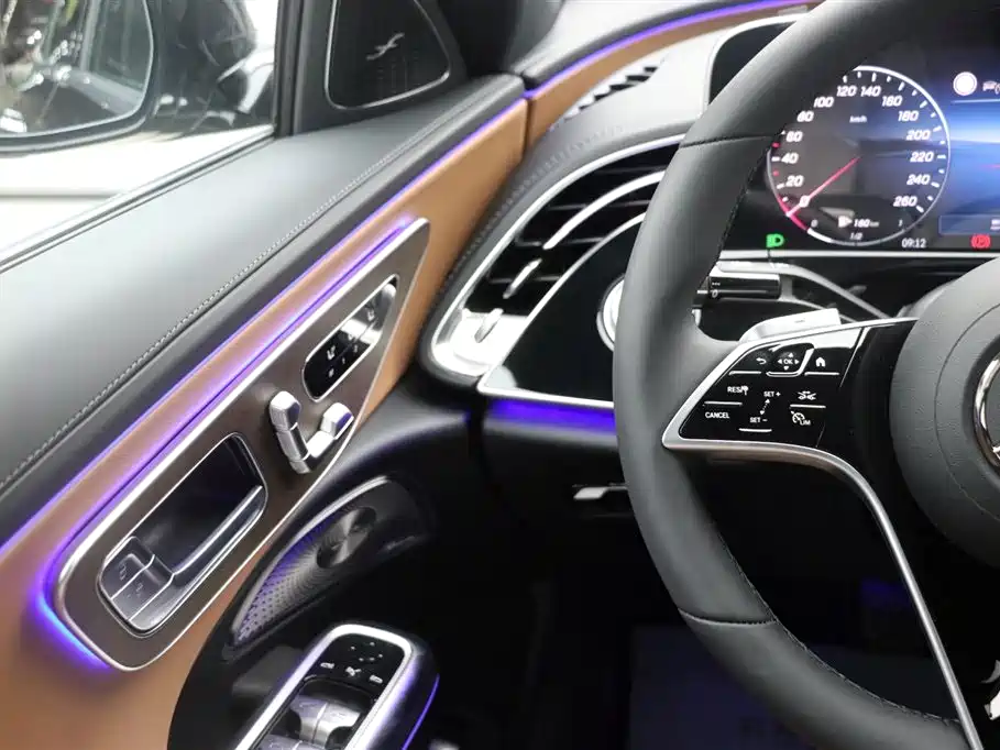 Mercedes-Benz E-Class 2025 E 300 L Luxury фото 19