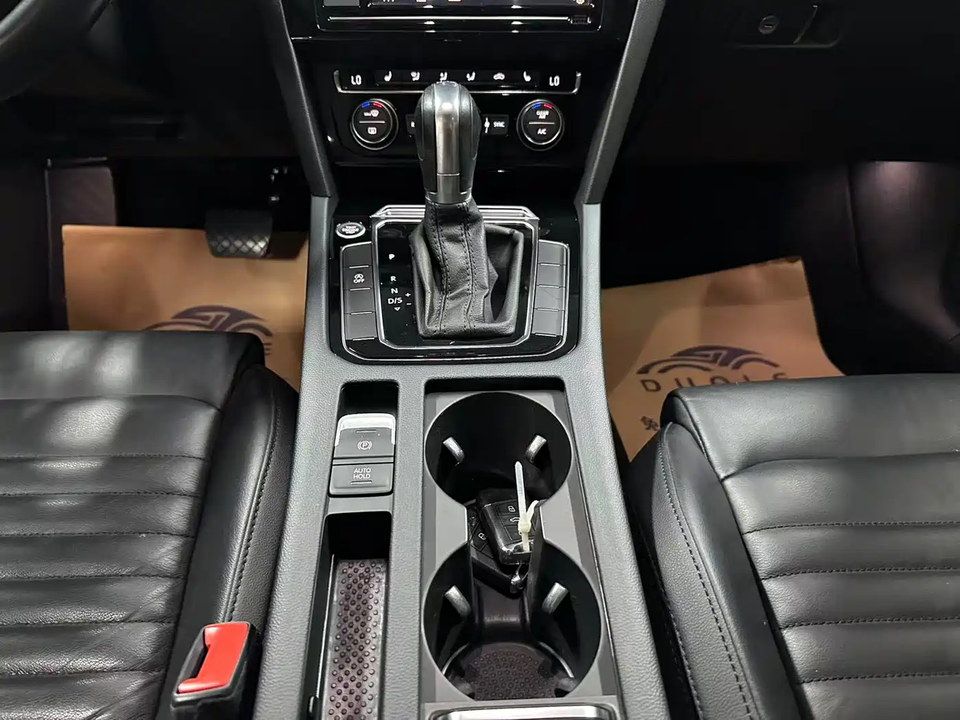 Volkswagen Magotan 2019 330TSI DSG Luxury Class China VI фото 13