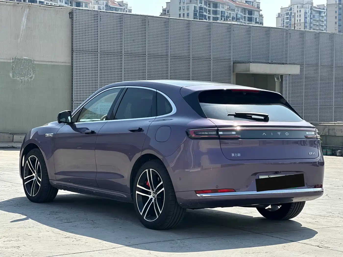 AITO Wenjie AITO M5 2025 Extended Range Ultra AWD фото 9
