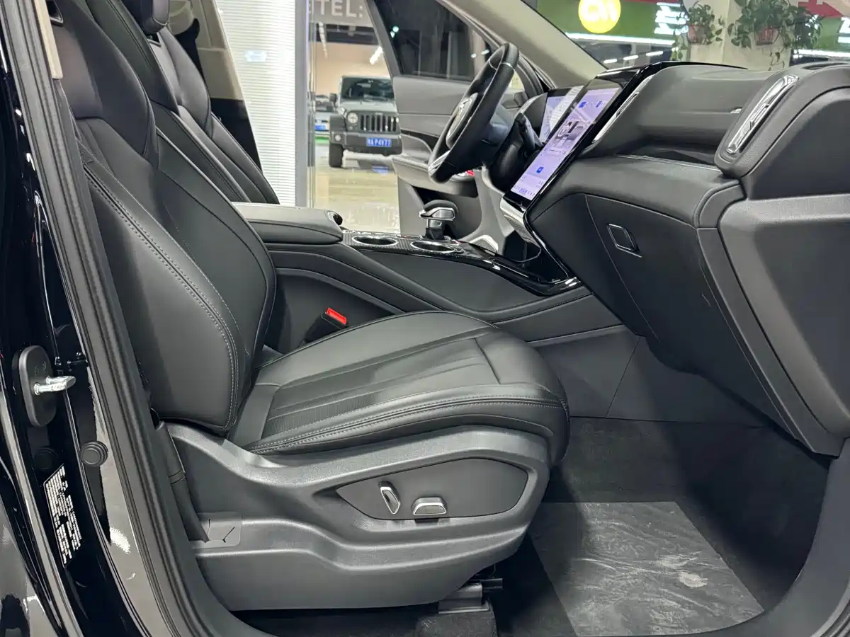 Hongqi HONGQI HS3 PHEV