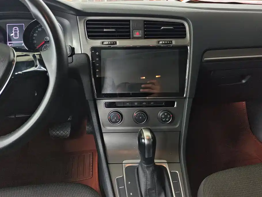 Volkswagen Golf 2016 1.6L Automatic Comfort фото 13