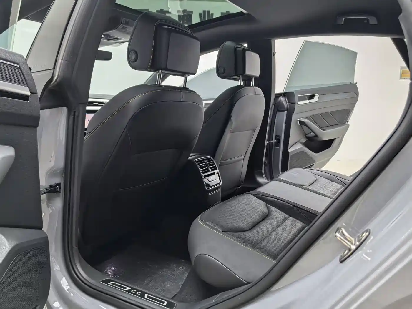 Volkswagen FAW-Volkswagen CC 2023 380TSI Eye-catching Edition фото 13