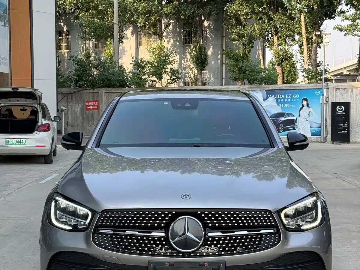 Mercedes-Benz GLC Coupe 2020 GLC 300 4MATIC Coupe SUV фото 2