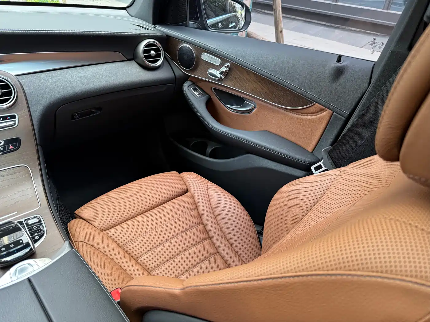 Mercedes-Benz GLC 2016 GLC 300 4MATIC Luxury фото 14