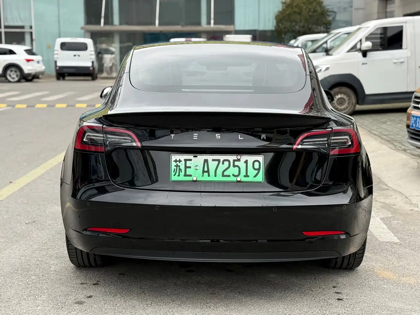 TESLA MODEL 3