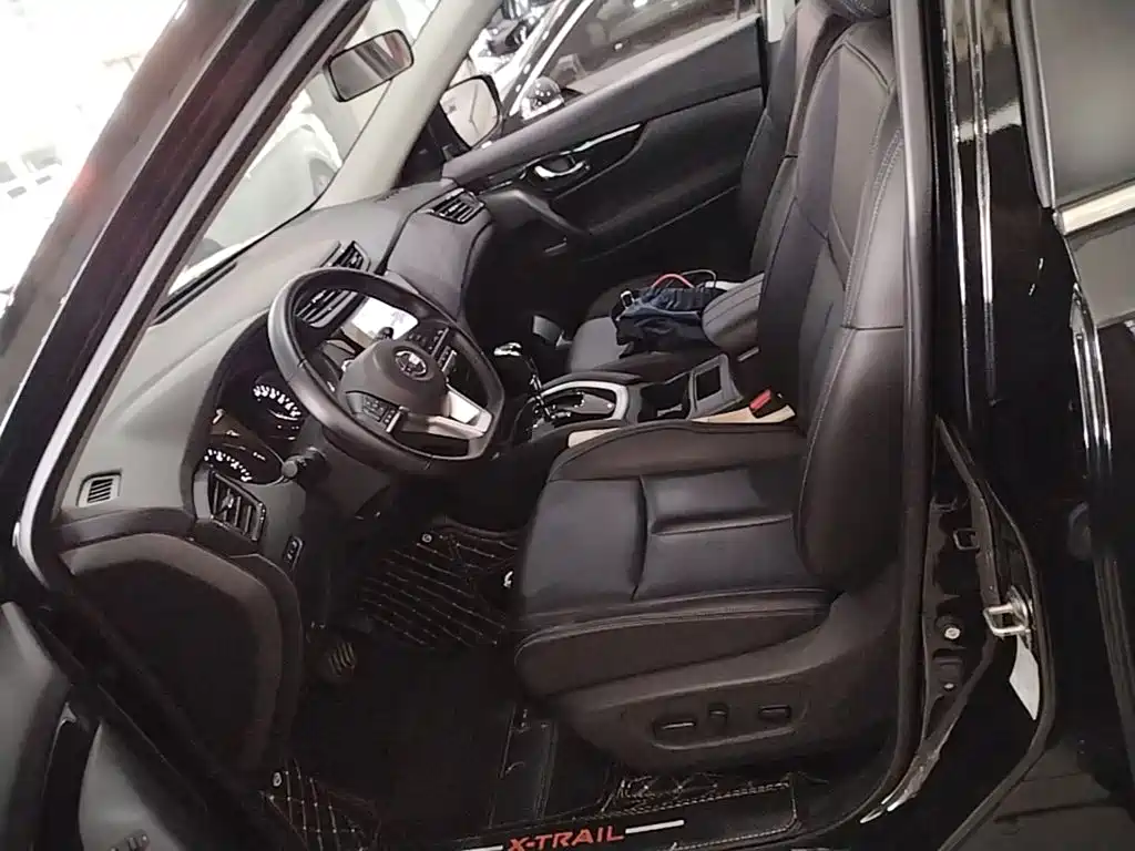 Фото 12 - Nissan X-Trail
