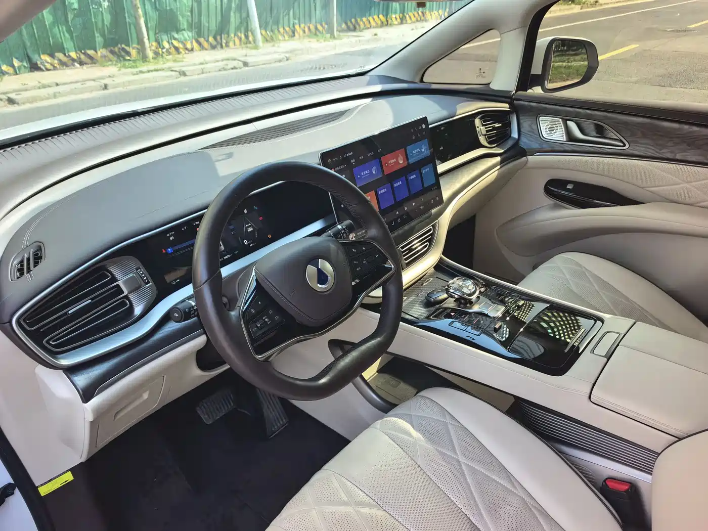 Denza D9 2024 DM-i 1050 Premium фото 5