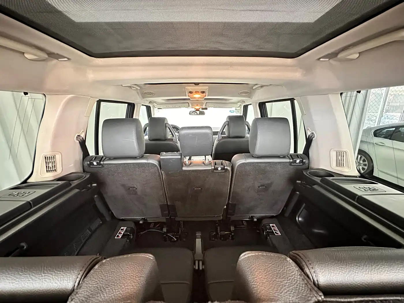 Land Rover Discovery 2005 Model 4.4 V8 HSE фото 48