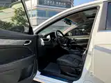 Фото 11 - Geely Emgrand