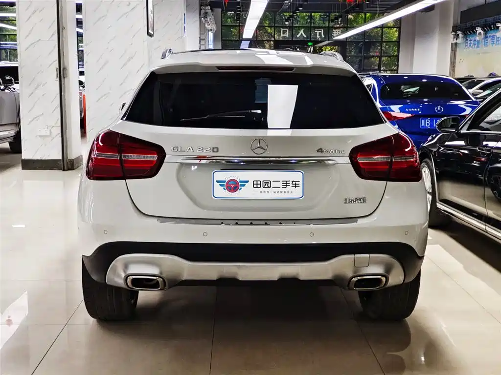 Mercedes-Benz GLA 2017 GLA 220 4MATIC Fashion фото 5