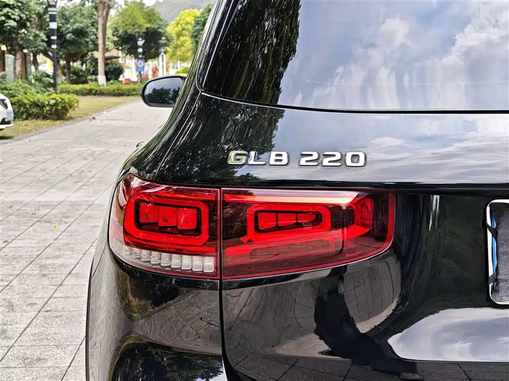 Mercedes-Benz GLB 2022 GLB 220 4MATIC фото 12
