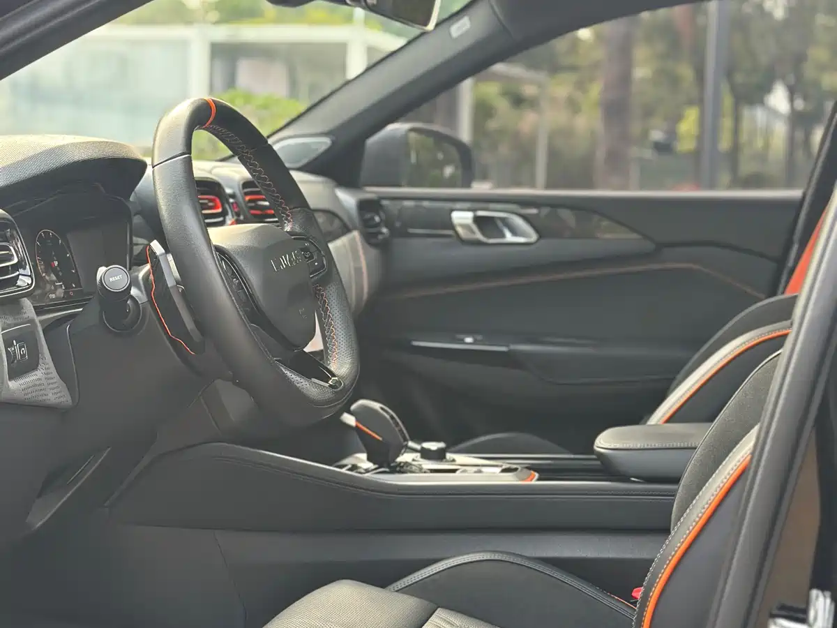 LYNK & CO. 02 HATCHBACK