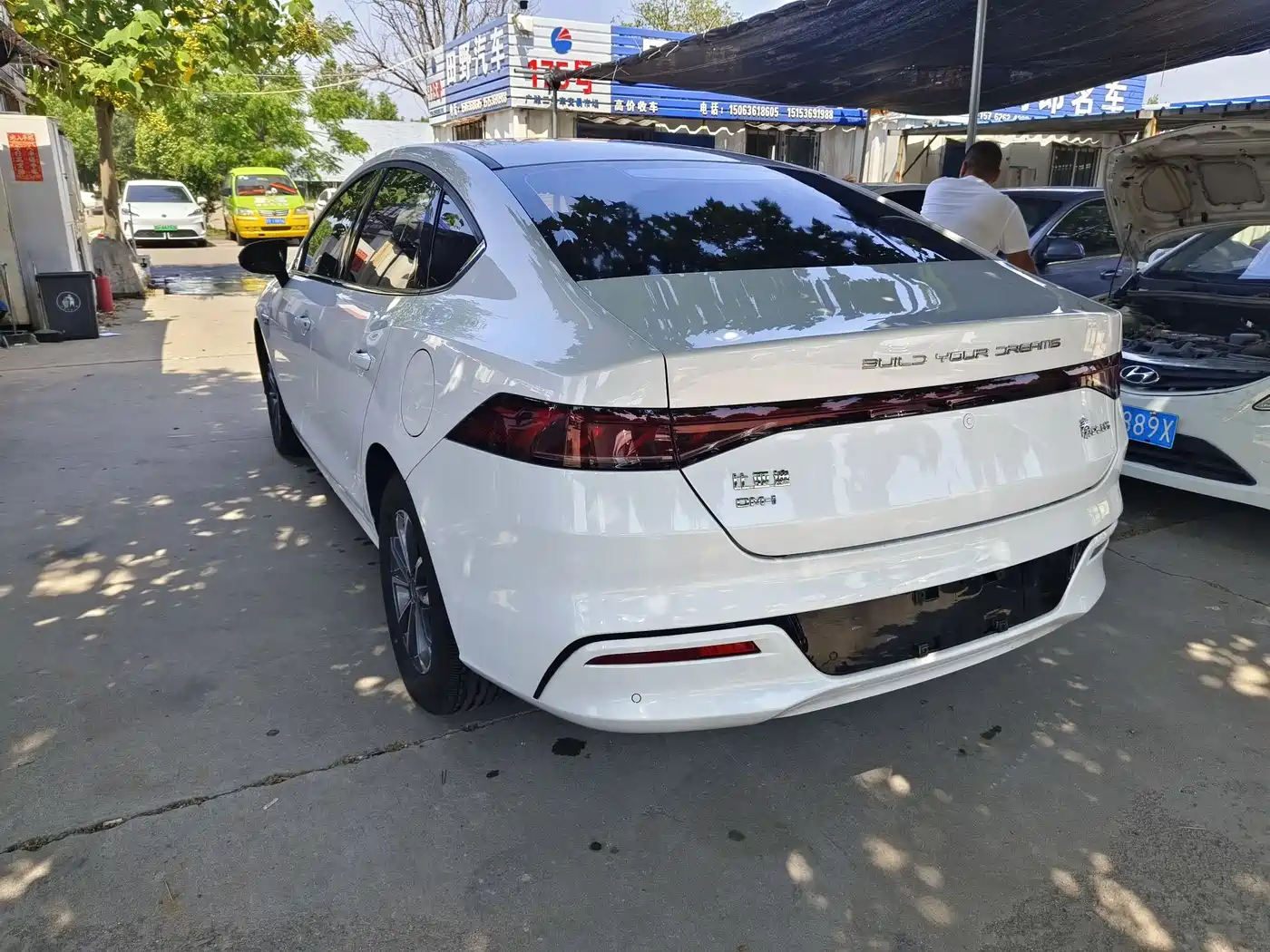 BYD Qin PLUS 2024 Glory Edition DM-i 55KM Leading фото 7