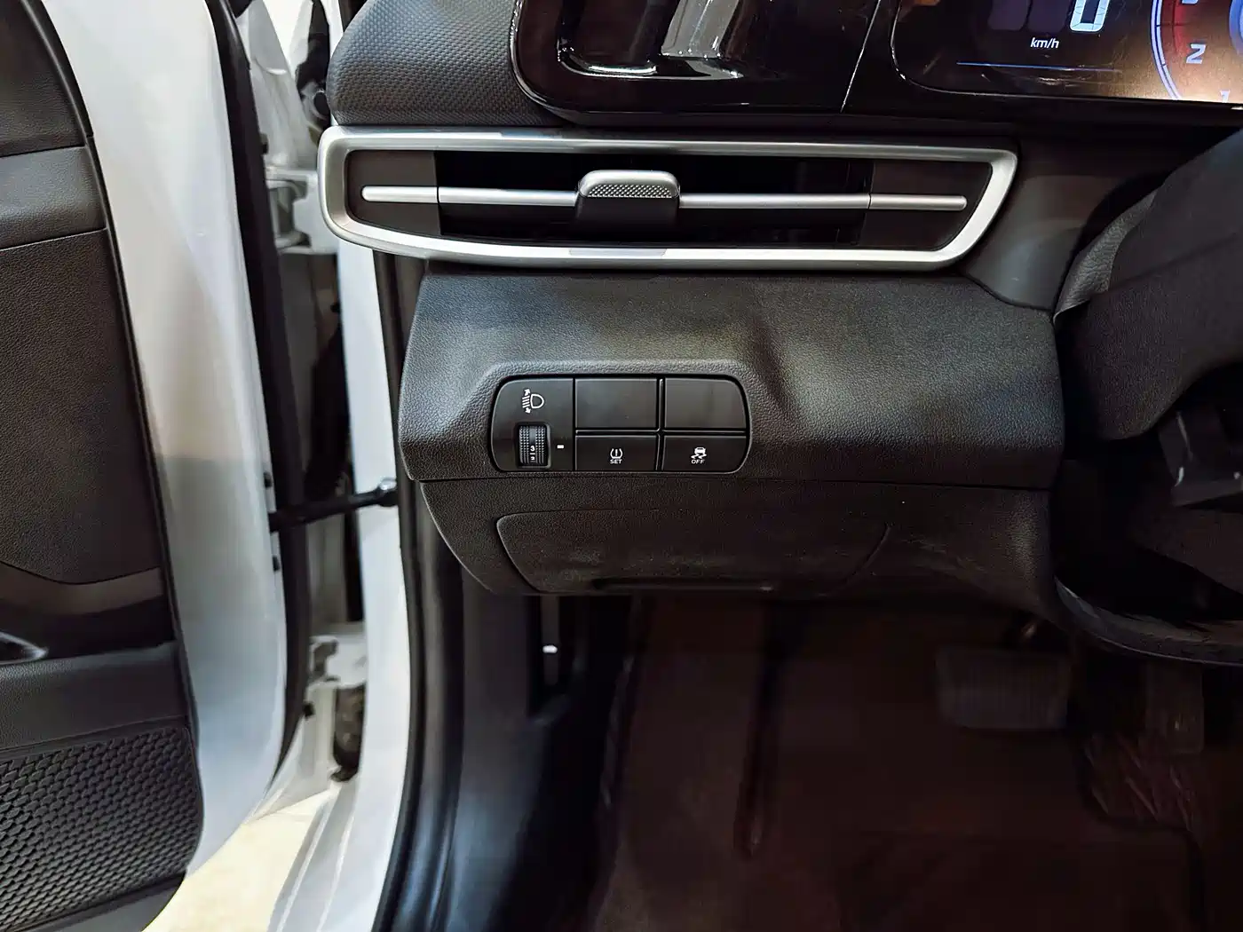Hyundai Elantra 2022 1.5L CVT GLX Elite Edition фото 15