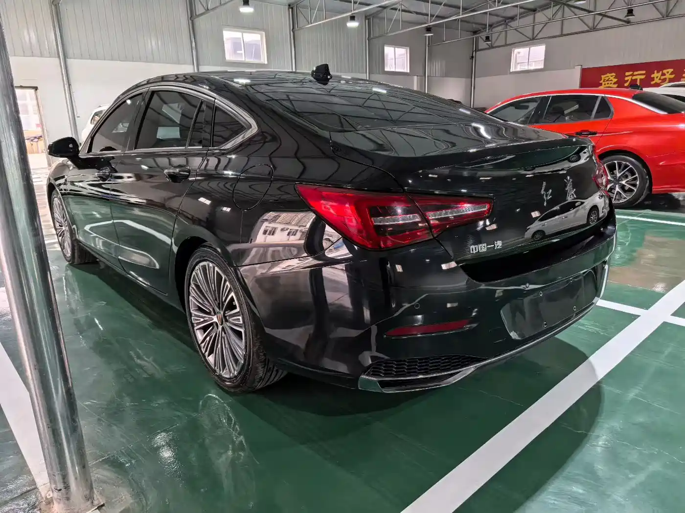 Hongqi H5 2022 Classic 1.8T Auto Smart Connect Flagship Enjoyment Edition фото 9