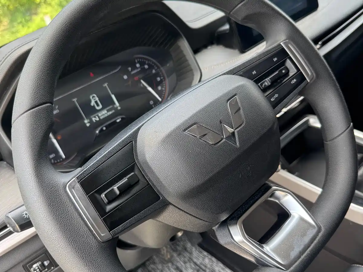 Wuling Motors Wuling Jiachen 2023 2022 1.5L Manual Joy Elite