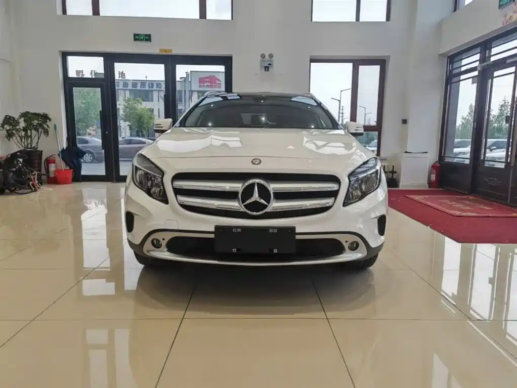 Mercedes-Benz GLA 2015 GLA 200 Dynamic фото 2
