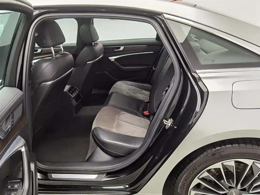 Audi A6L New Energy 2020 55 TFSI e quattro фото 15