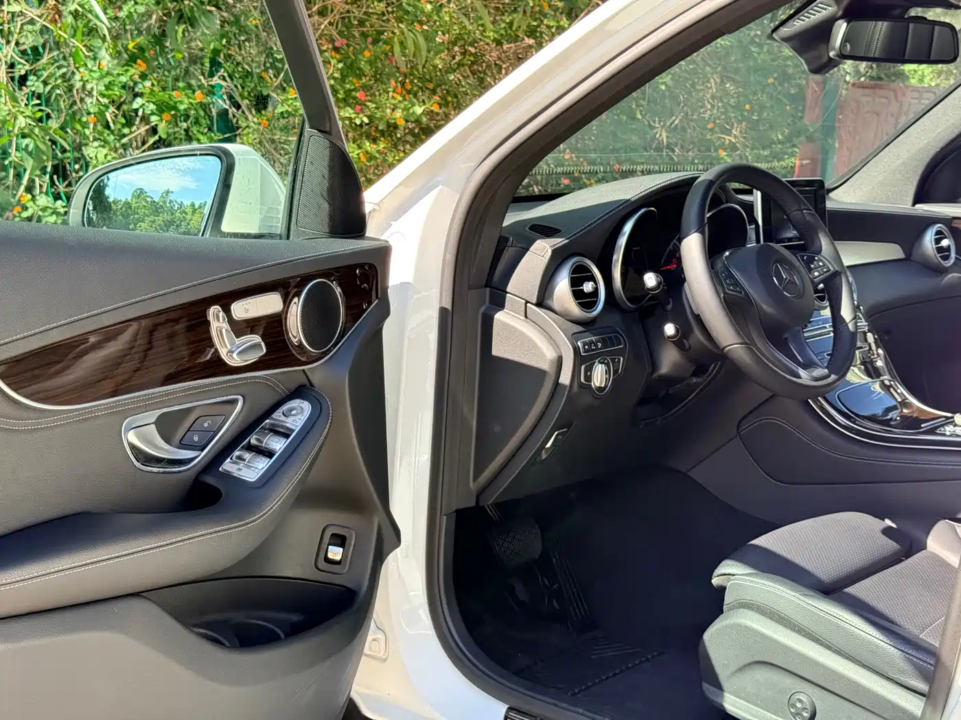 Mercedes-Benz GLC 2018 Facelift GLC 260 4MATIC Luxury фото 12