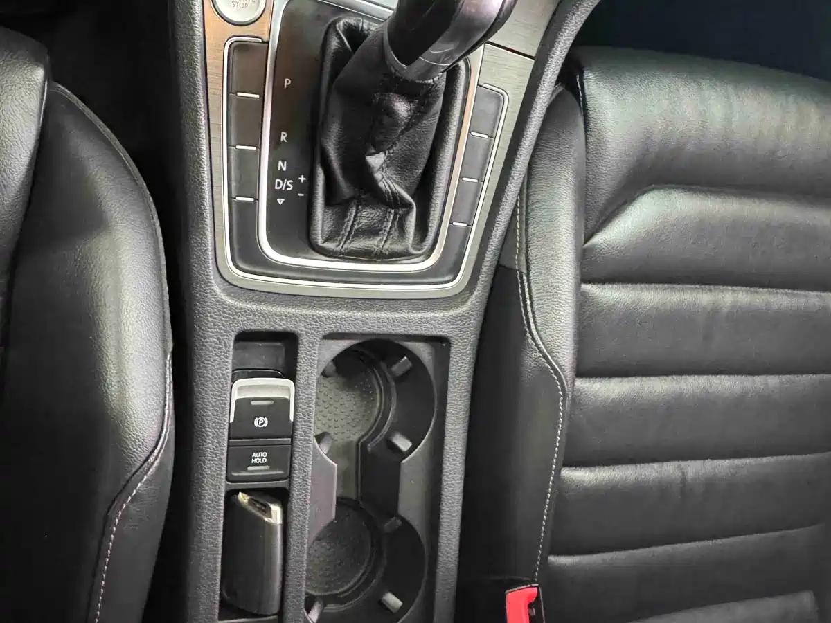 Volkswagen Golf 2016 230TSI Automatic Luxury фото 11