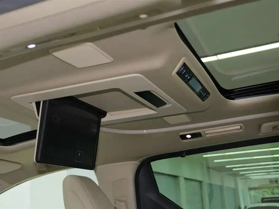 Toyota Alphard 2021 Hybrid 2.5L Premium фото 18