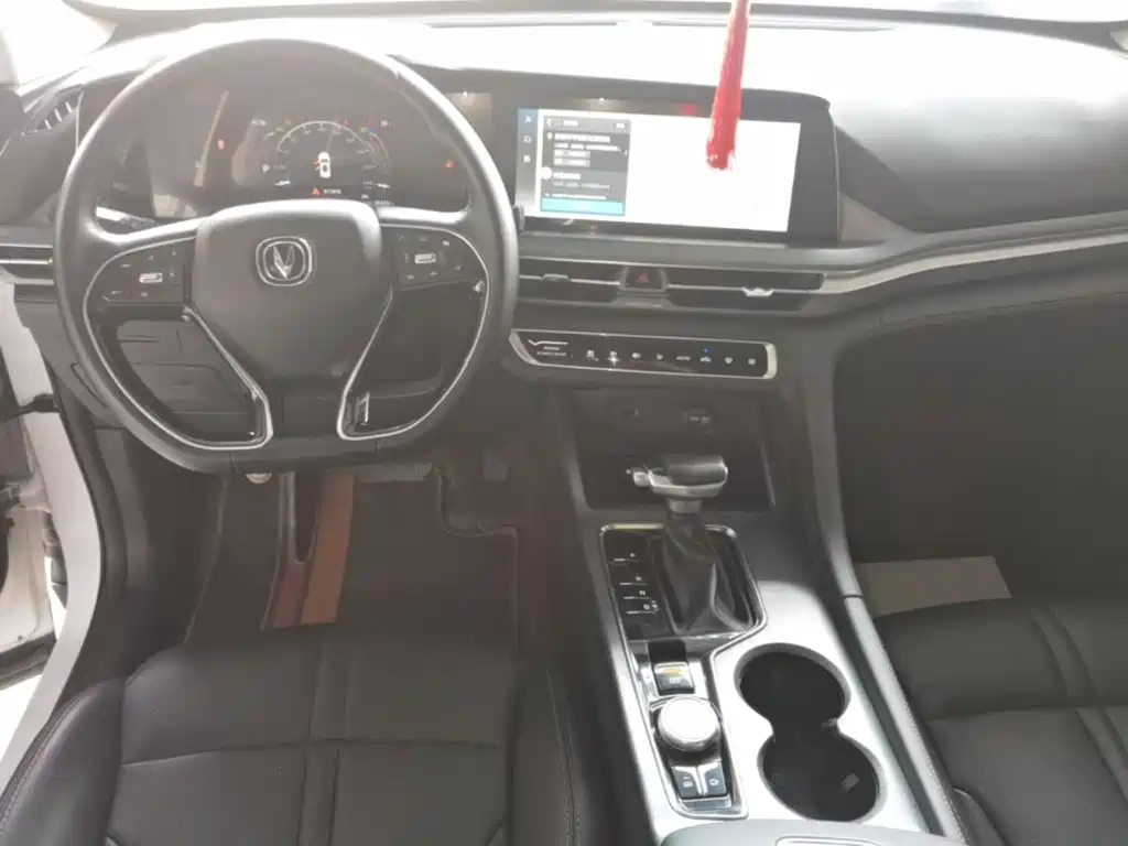 Фото 10 - Changan CS75 PLUS