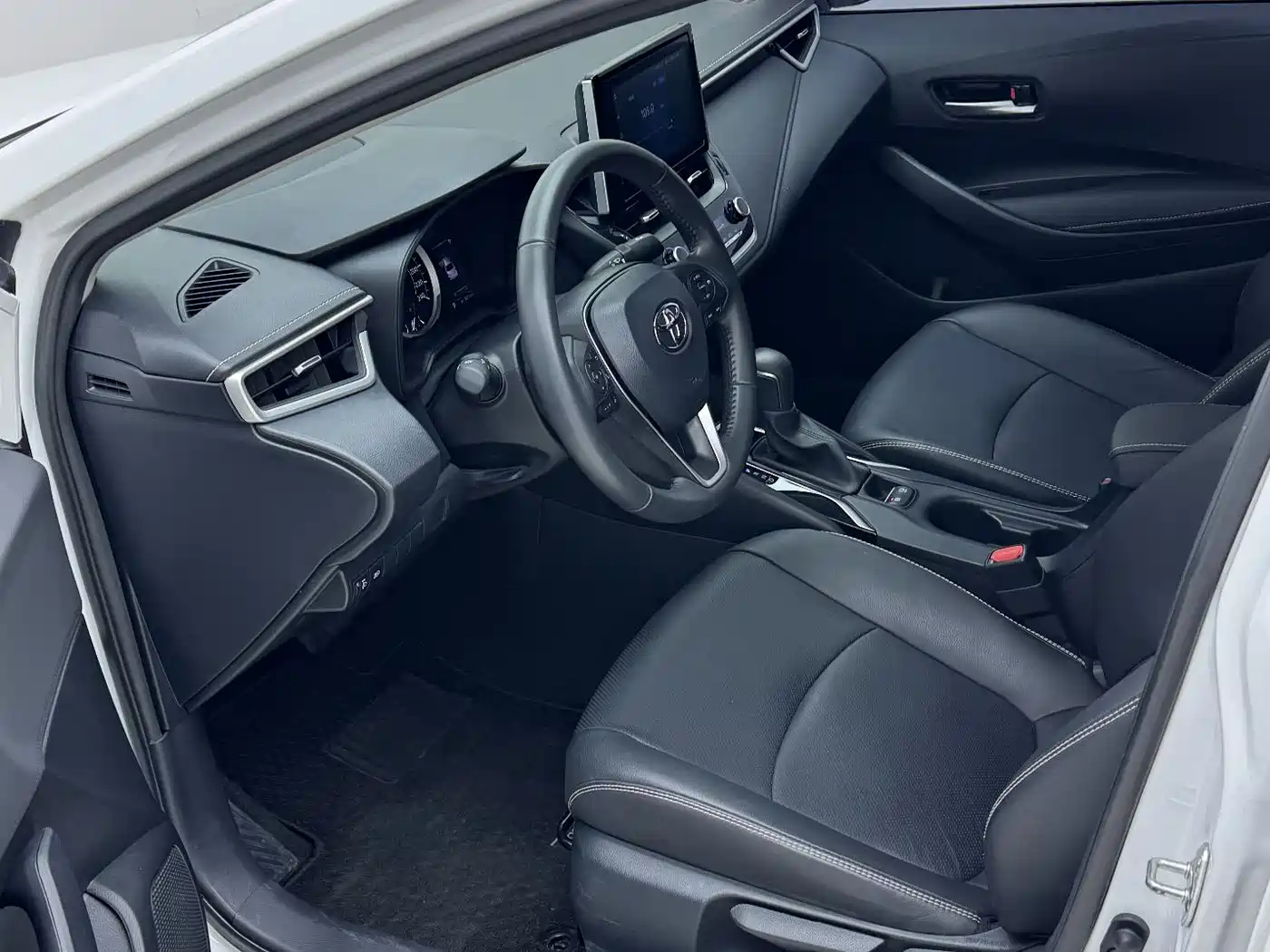 Toyota Corolla 2021 1.2T S-CVT Luxury Edition фото 7