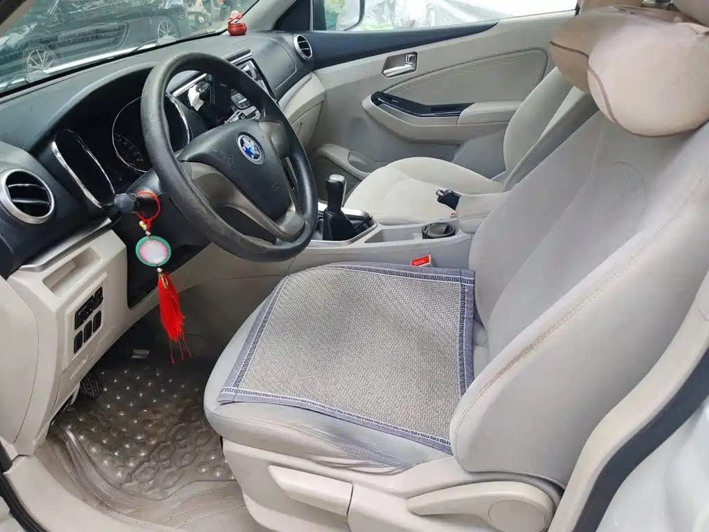 Venucia T70 2017 2016 1.6L Manual Rui Xing Edition