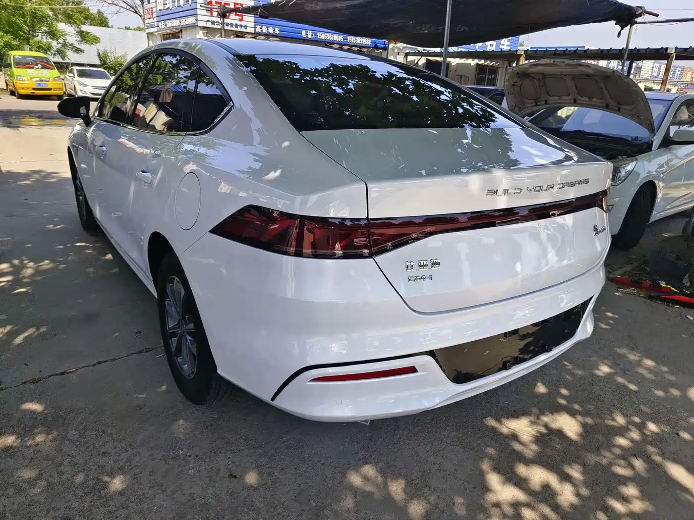 BYD Qin PLUS 2024 Glory Edition DM-i 55KM Leading фото 7