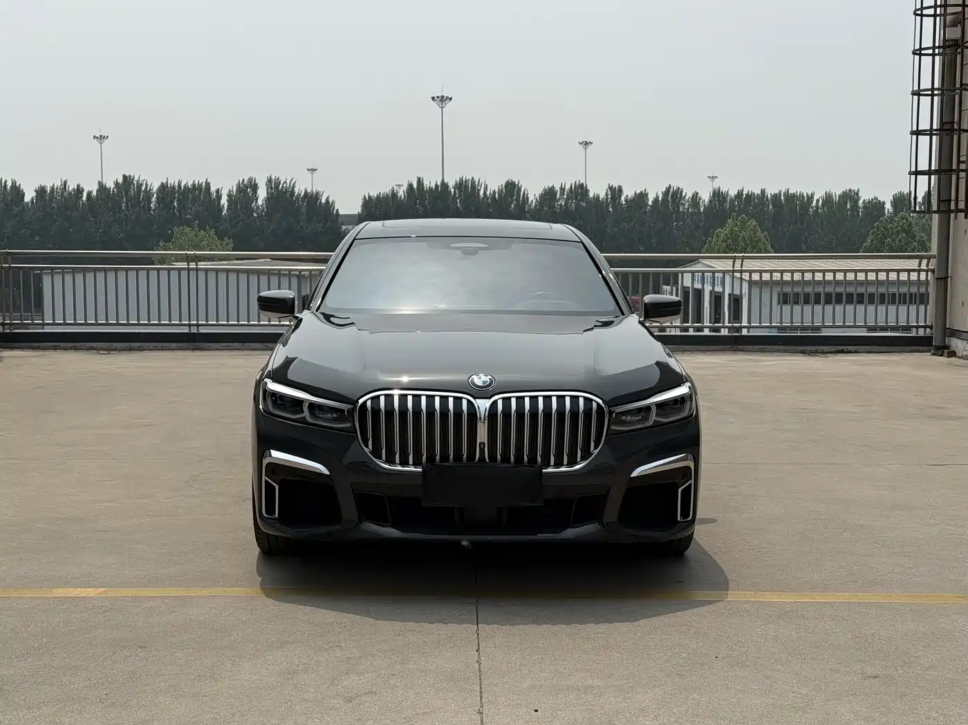 BMW 7 Series 2022 740Li xDrive Executive M Sport Package фото 3