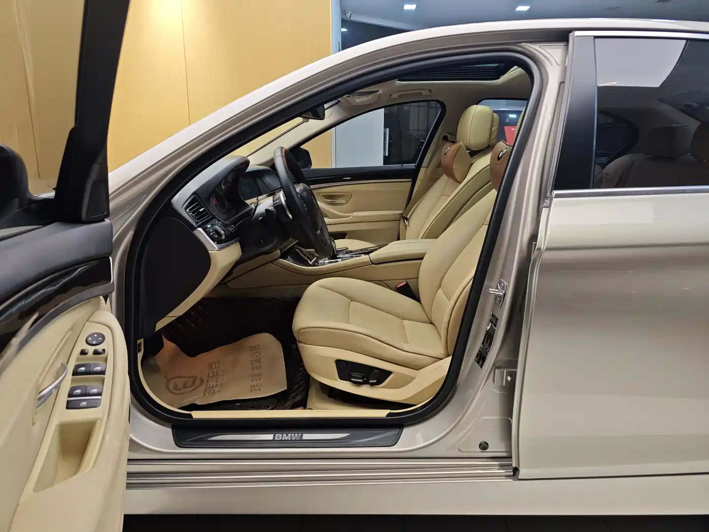 BMW 5 Series (Import) 2013 535i Leading Sport фото 15