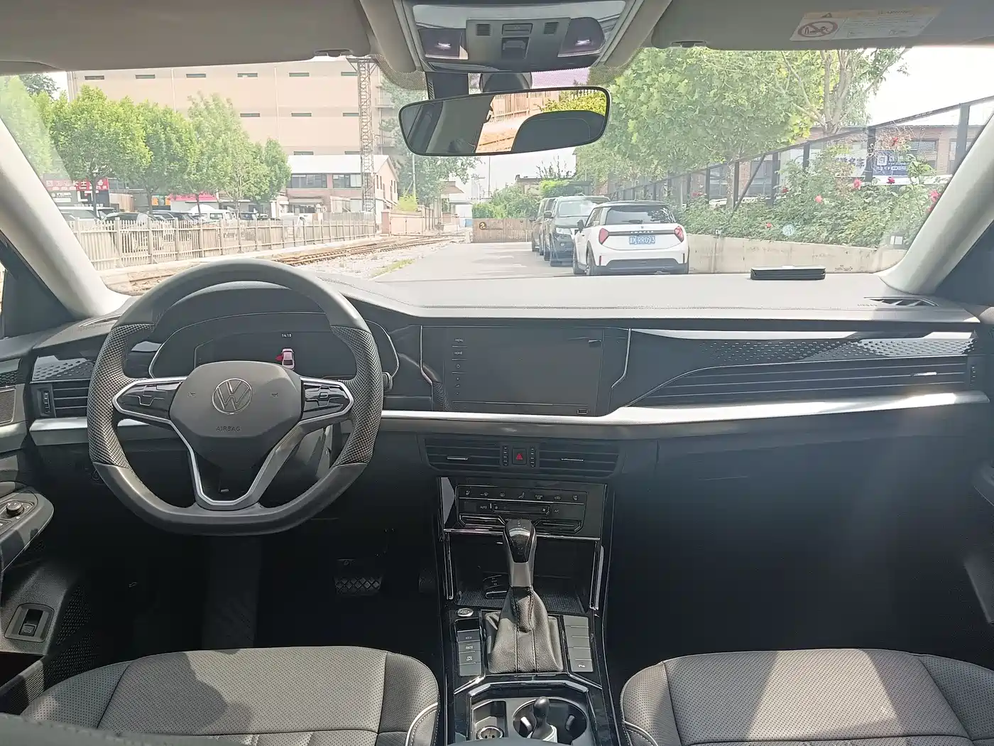 Volkswagen Passat 2024 380TSI Dragon Soaring Edition фото 20