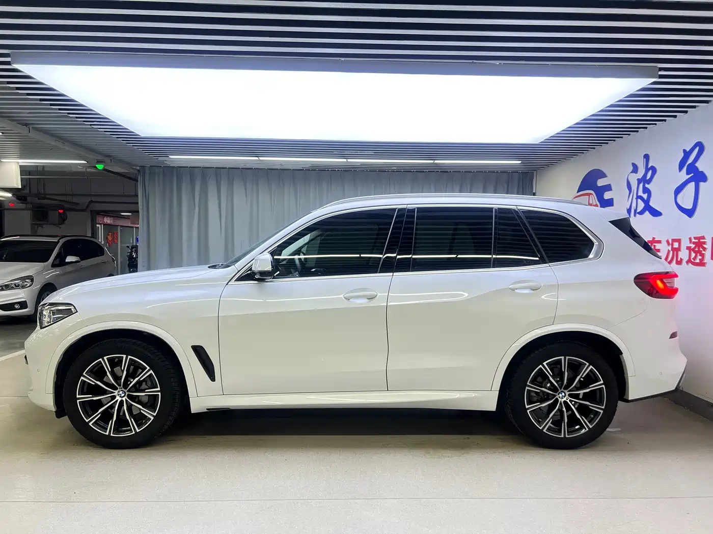 BMW X5 (Import) 2019 xDrive30i M Sport Package фото 4