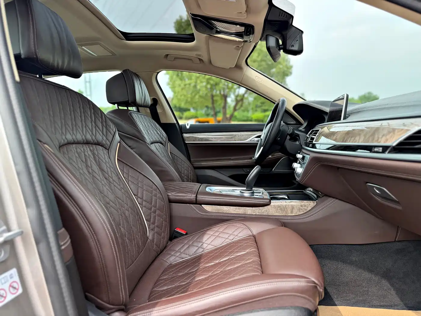 Photo 15 - BMW 7 Series